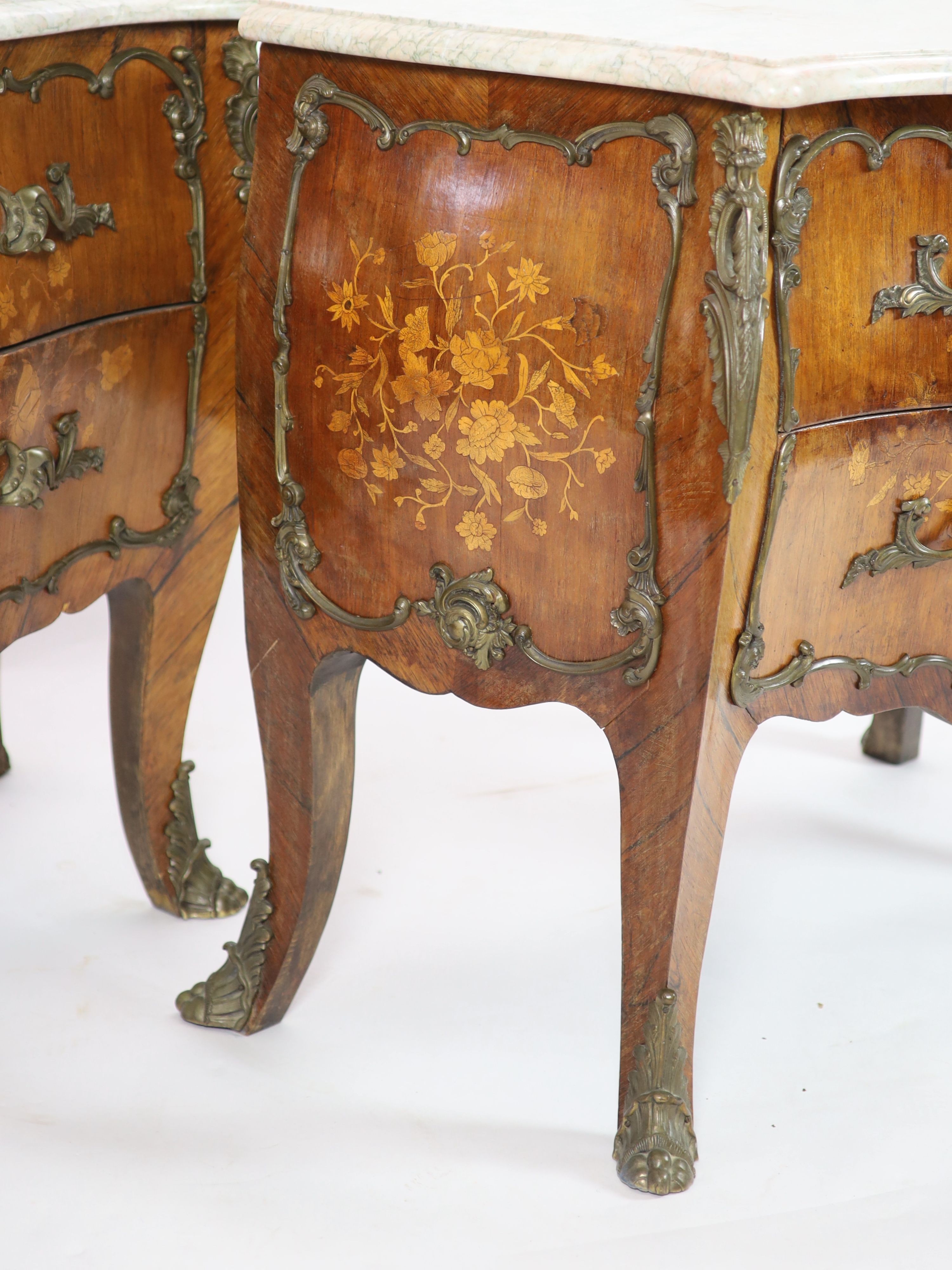 A pair of 18th century style Dutch kingwood and floral marquetry bombe commodes W.102cm D.52cm H.85cm